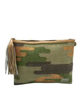 WKND WYFR Camouflage Woven Nelly Clutch